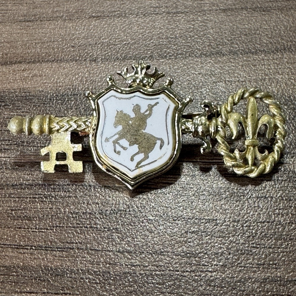 Vintage Key Knight Crest Fleur De Lis Skeleton Key Pin Brooch 2" Realtor Gift